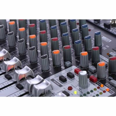 Xenyx QX1204USB 12 Kanal USB Deck Mikser