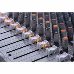Xenyx QX1222USB 16 Kanallı USB Deck Mikser - 7