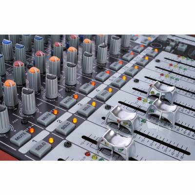 Xenyx UFX1204 12 Kanallı Deck Mikser - 10