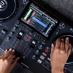 Mixstream Pro + kanal, Standalone, Hoparlörlü Streaming DJ Kontroller - 5
