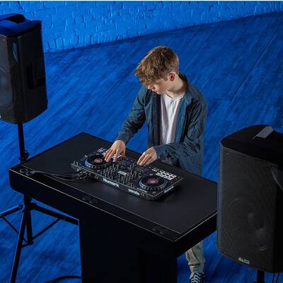 NS4FX Yeni Nesil 4-Kanal, Renkli ekranlı Serato DJ kontroller